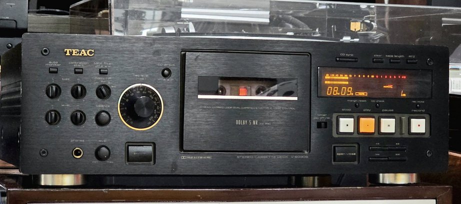 ขายเครื่องเล่นเทปรุ่นใหญ่ TEAC V-6030S เสียงดี สภาพดี ทำงานสมบูรณ์ Made in Japan