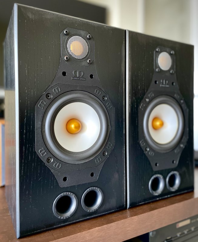 Monitor Audio Silver 3i bookshelf speakers