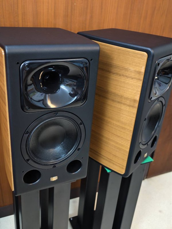 Unison Research MAX MINI ลำโพงผลิตอิตาลี สวยครบกล่อง