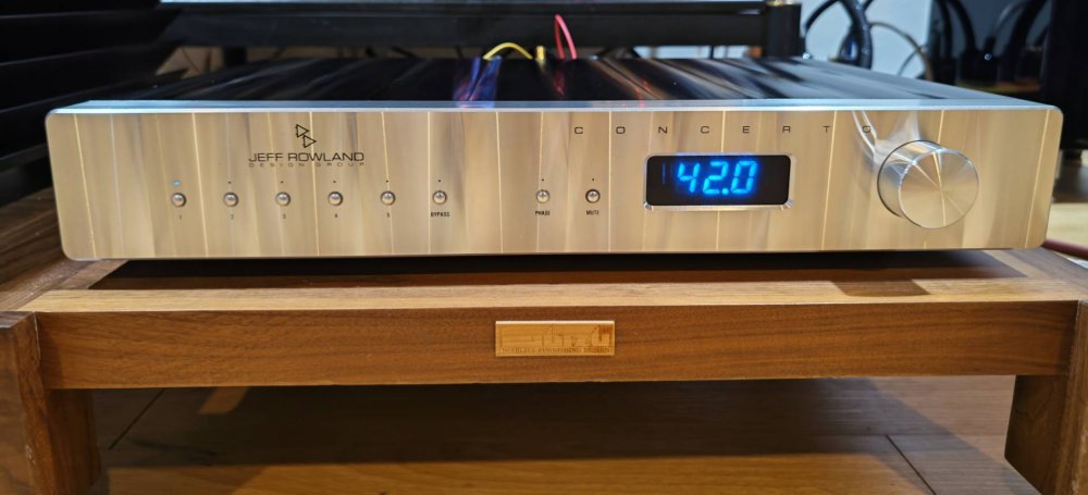 Jeff Rowland Concerto พร้อมรีโมท ระดับ Stereophile Class A