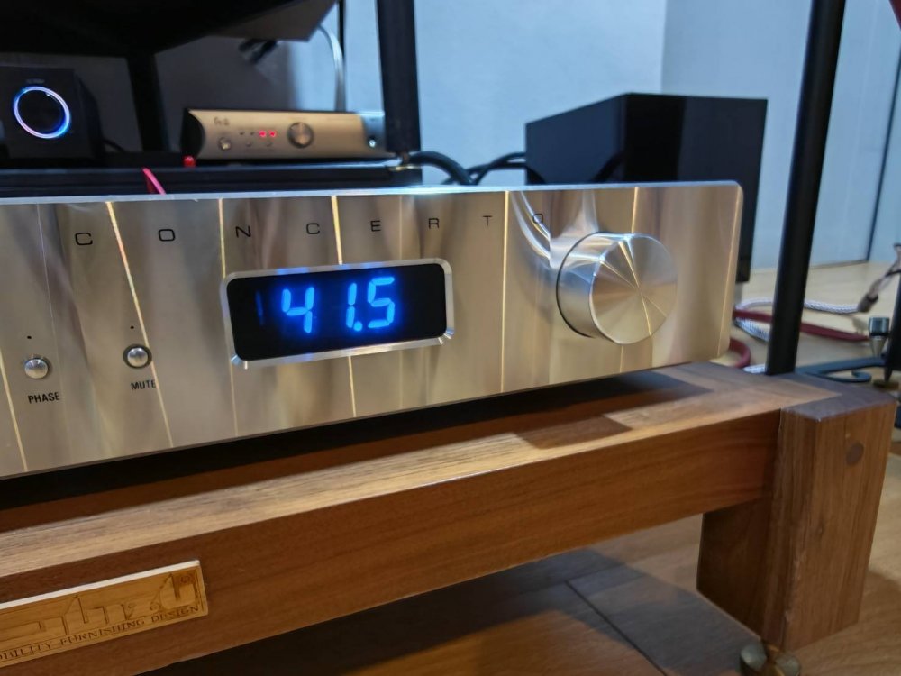 Jeff Rowland Concerto พร้อมรีโมท Stereophile Class A