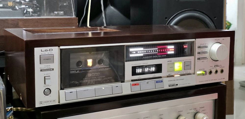 ขายเครื่องเล่นเทป Lo-D รุ่น D-99 รุ่นใหญ่ 3 หัวเทป สวย เสียงดี คุ้มราคา Made in Japan