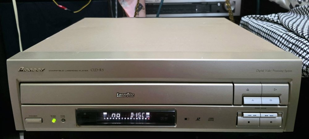 ขายเครื่องเล่นเลเซอร์ดิส-ซีดี PIONEER CLD-R5 สวย เสียงดี พร้อมใช้งาน Made in Japan